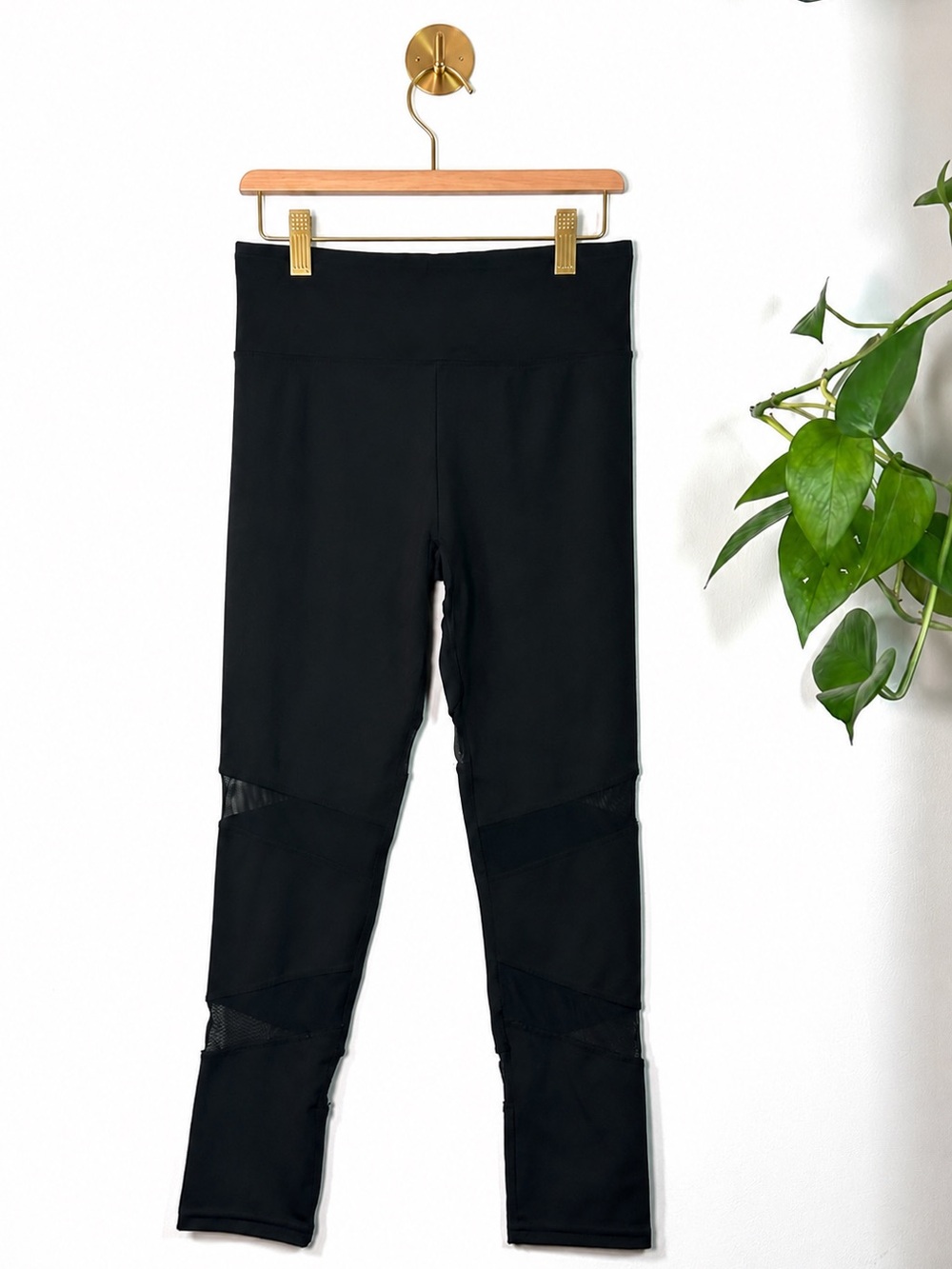 Good Karma Black Mesh Panel Capri Leggings Women’s Size Small